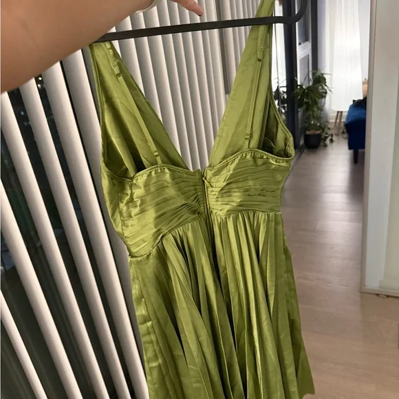 Abercrombie & Fitch Green Pleated Mini Dress - Picture 2 of 2